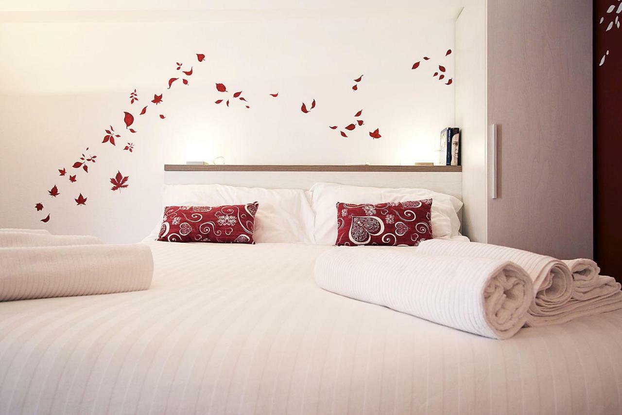 Suite Fiera Milano City Bagian luar foto