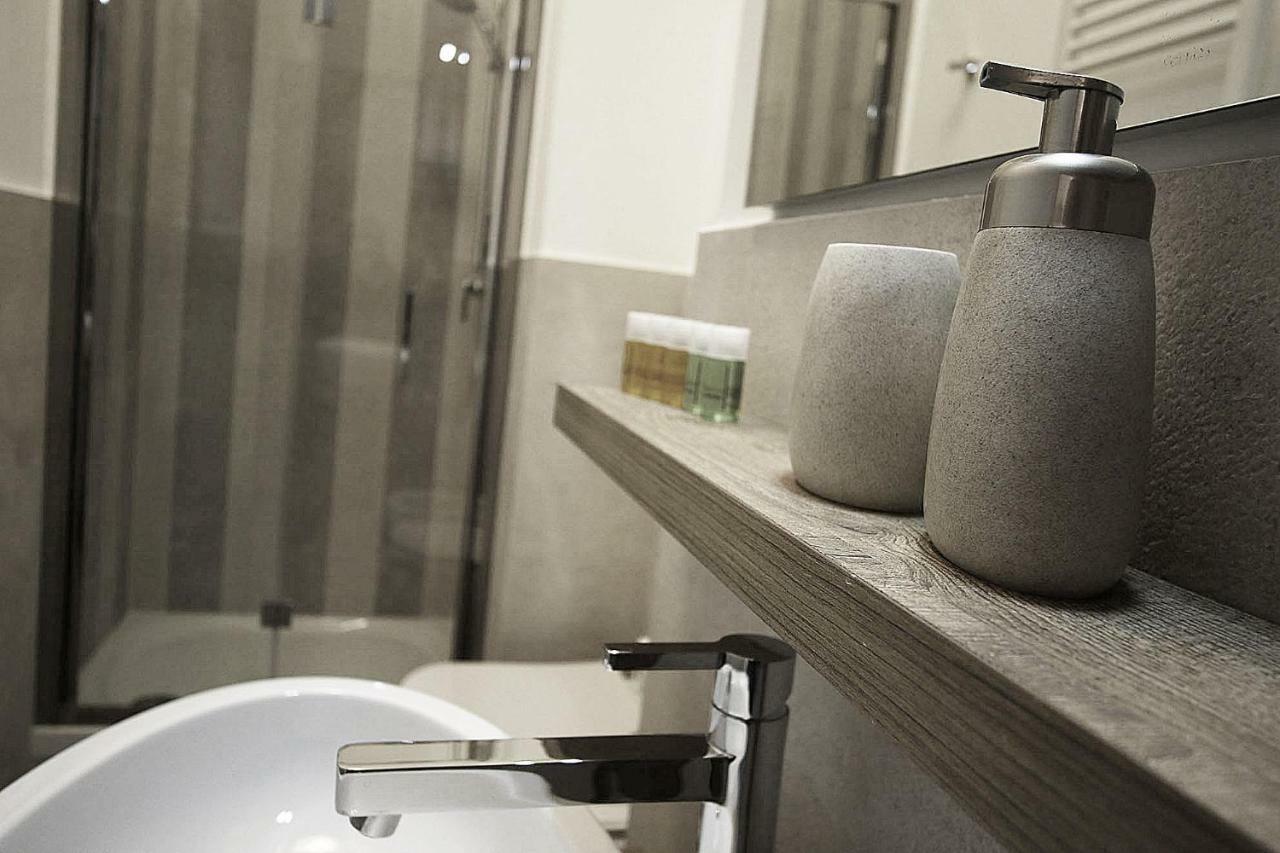 Suite Fiera Milano City Bagian luar foto